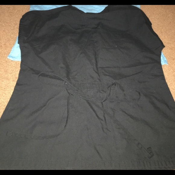 SALE🔴CUTE SCRUBS TOP - Picture 2 of 2